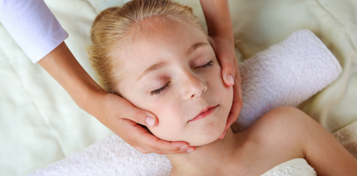 q3-spa-offer-balmy-retreat-kid-massage-2